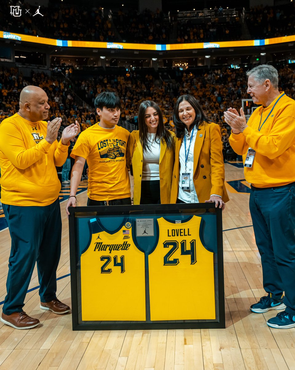 MarquetteMBB's tweet photo. In loving memory 💛

#MUBB | #WeAreMarquette https://t.co/k7Mas13kl8