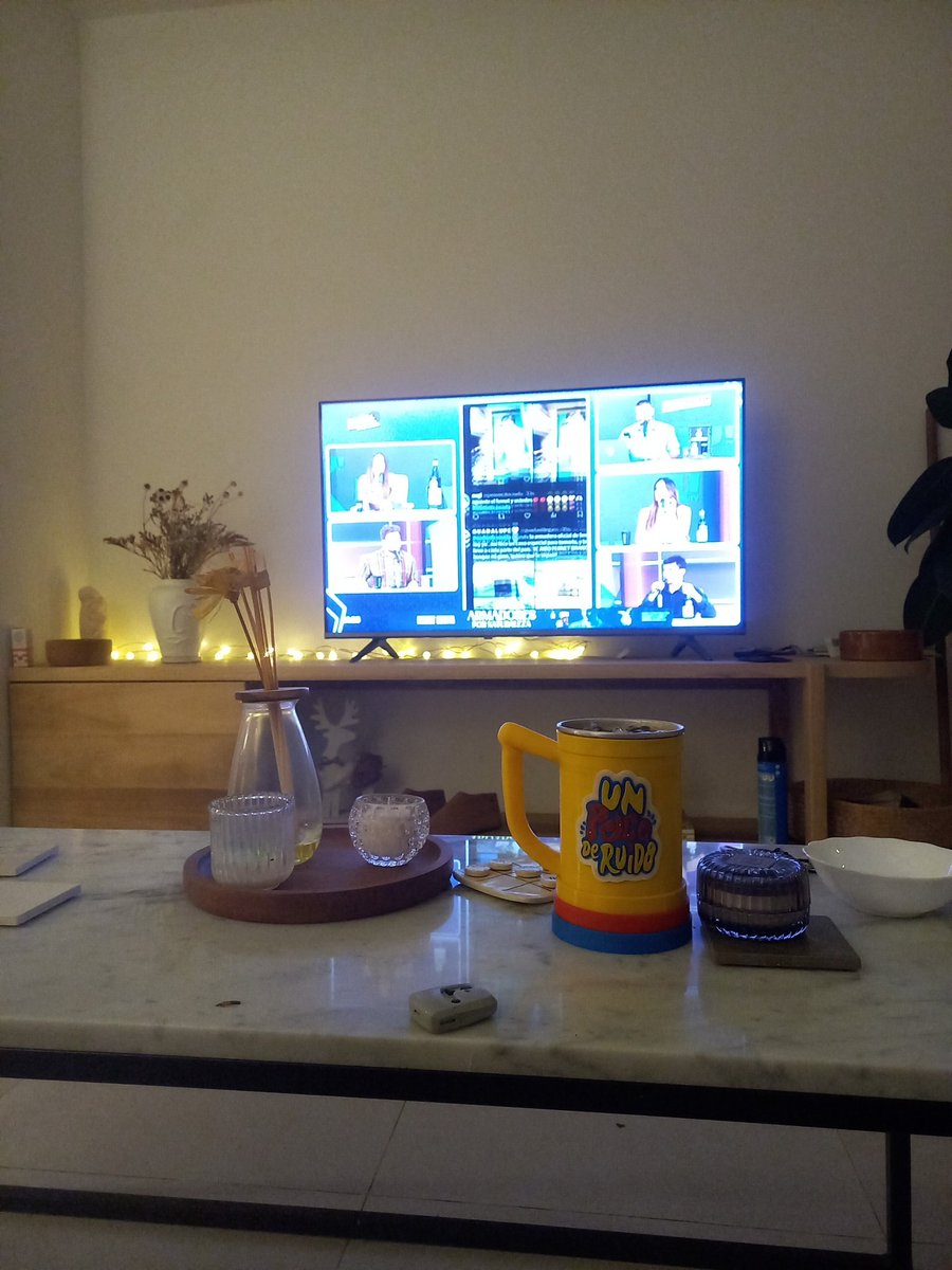 nahugaliani's tweet photo. Rompiendo la armonía aesthetic de mi novia con un buen fernet y #nadiedicenada https://t.co/pbTvacb0cD