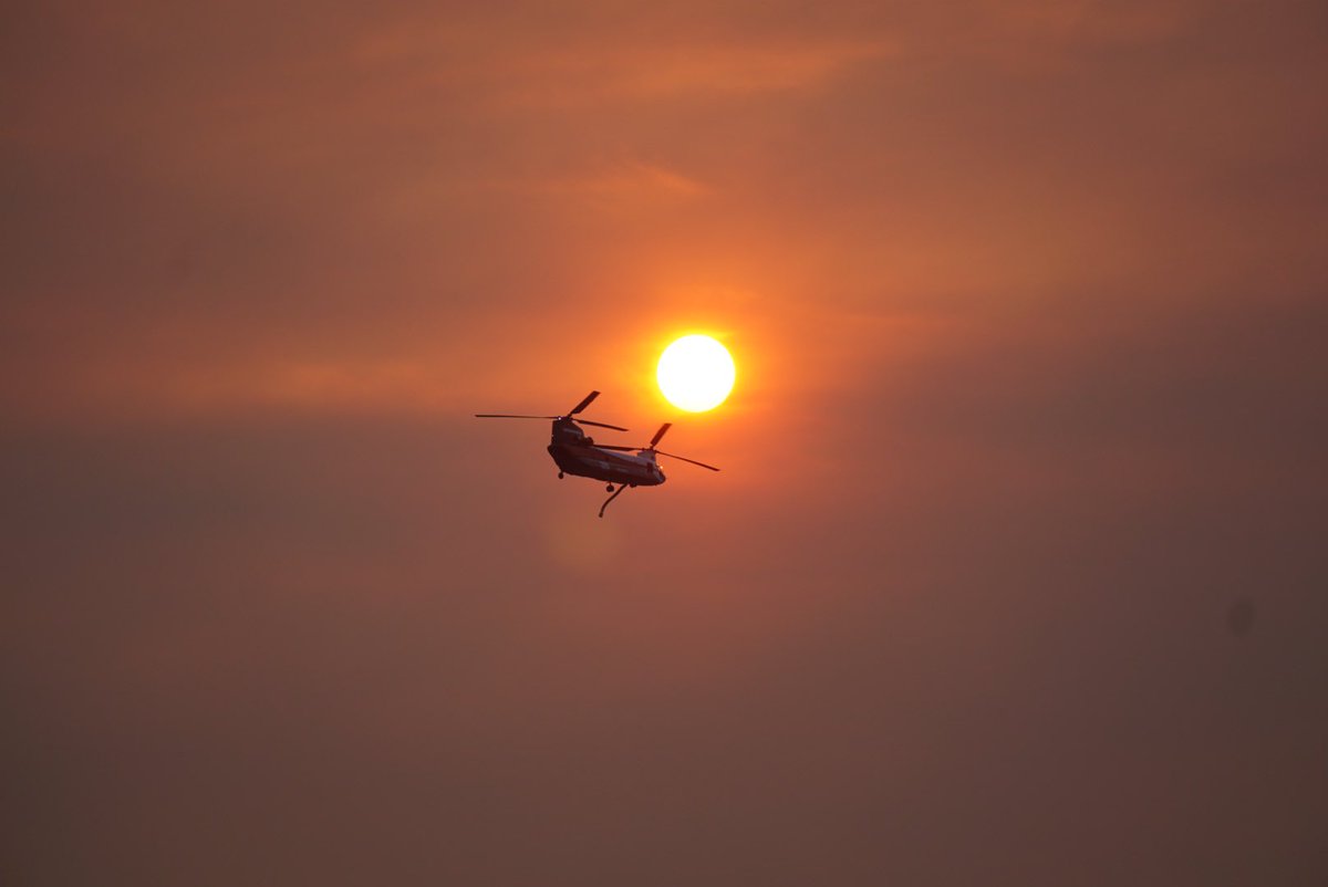 beffyandthejets's tweet photo. #Border2Fire #sandiegofires https://t.co/SaLQKk7CmD