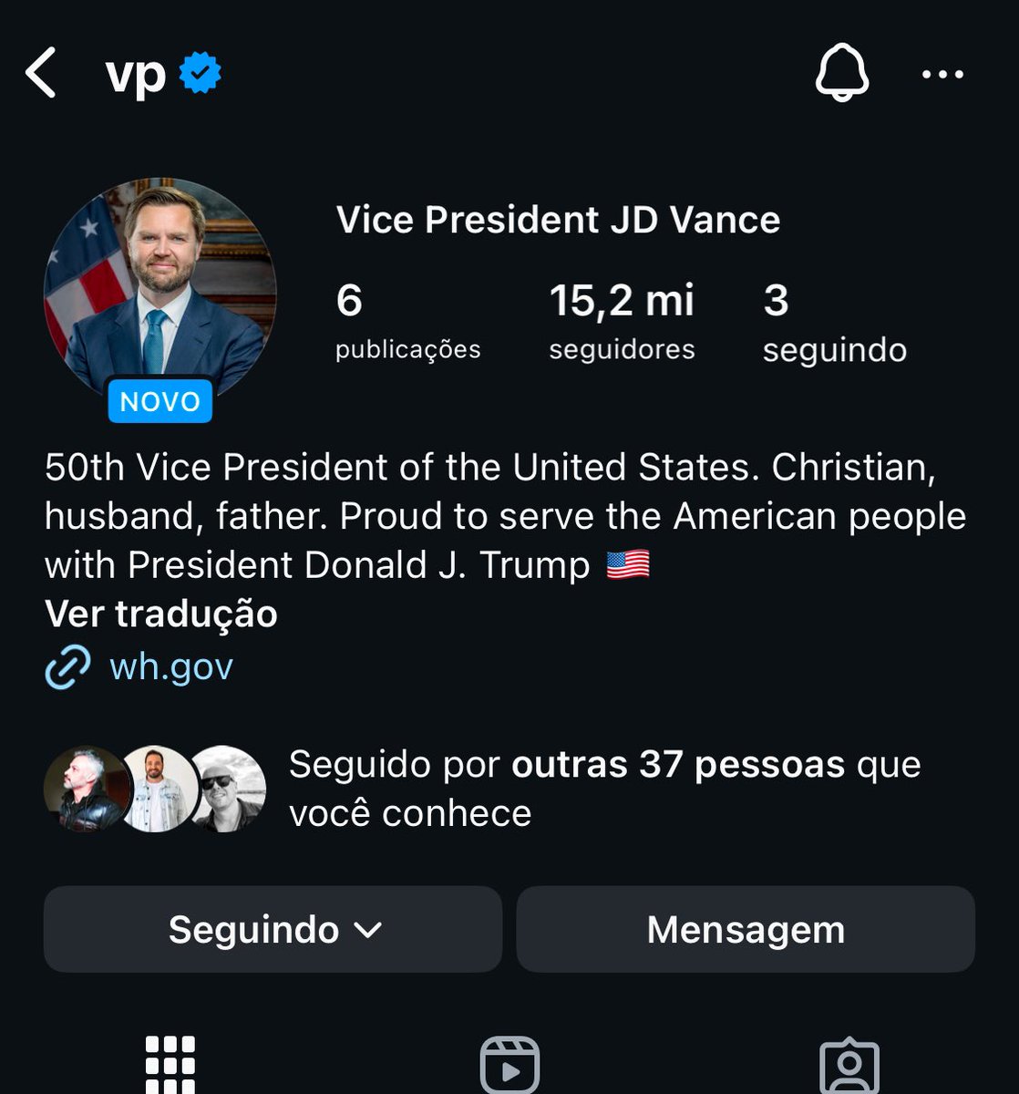 MeazzaJanaina's tweet photo. Eu quero saber como eu e varios amigos do nada passamos a seguir o vice do TRUMP ? Uma conta nova  com uma caralhada de seguidores, que não seguiram espontaneamente. Estamos fodidos com essa merda de Meta. https://t.co/vGA5f1YVzW