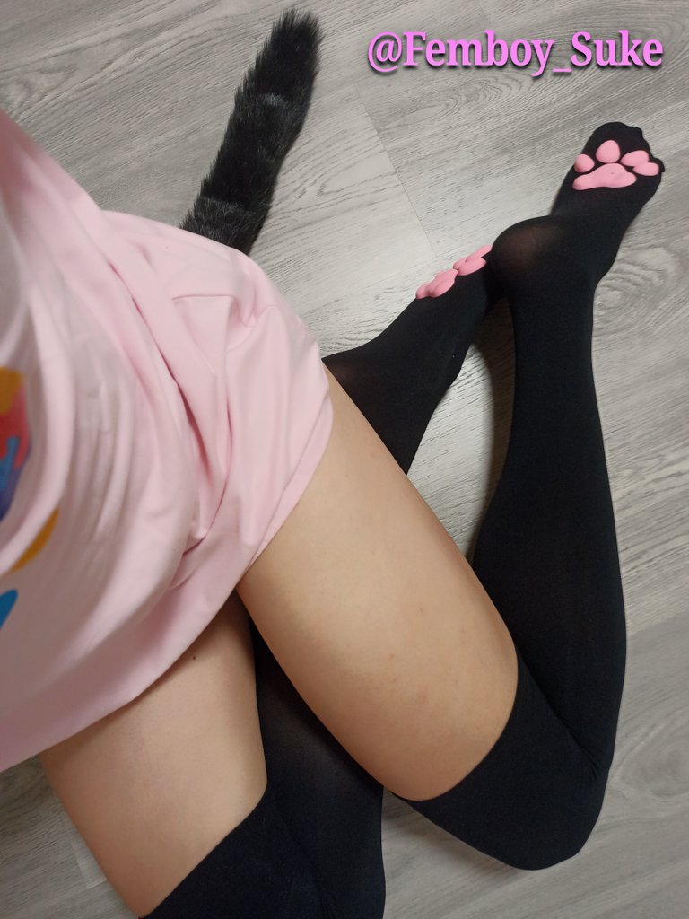 Femboy_Suke's tweet photo. Paws :3
Happy Femboy Friday >u<♥️
#Femboy #Femboys #Furry #YAOI https://t.co/WAFeBH6AcR