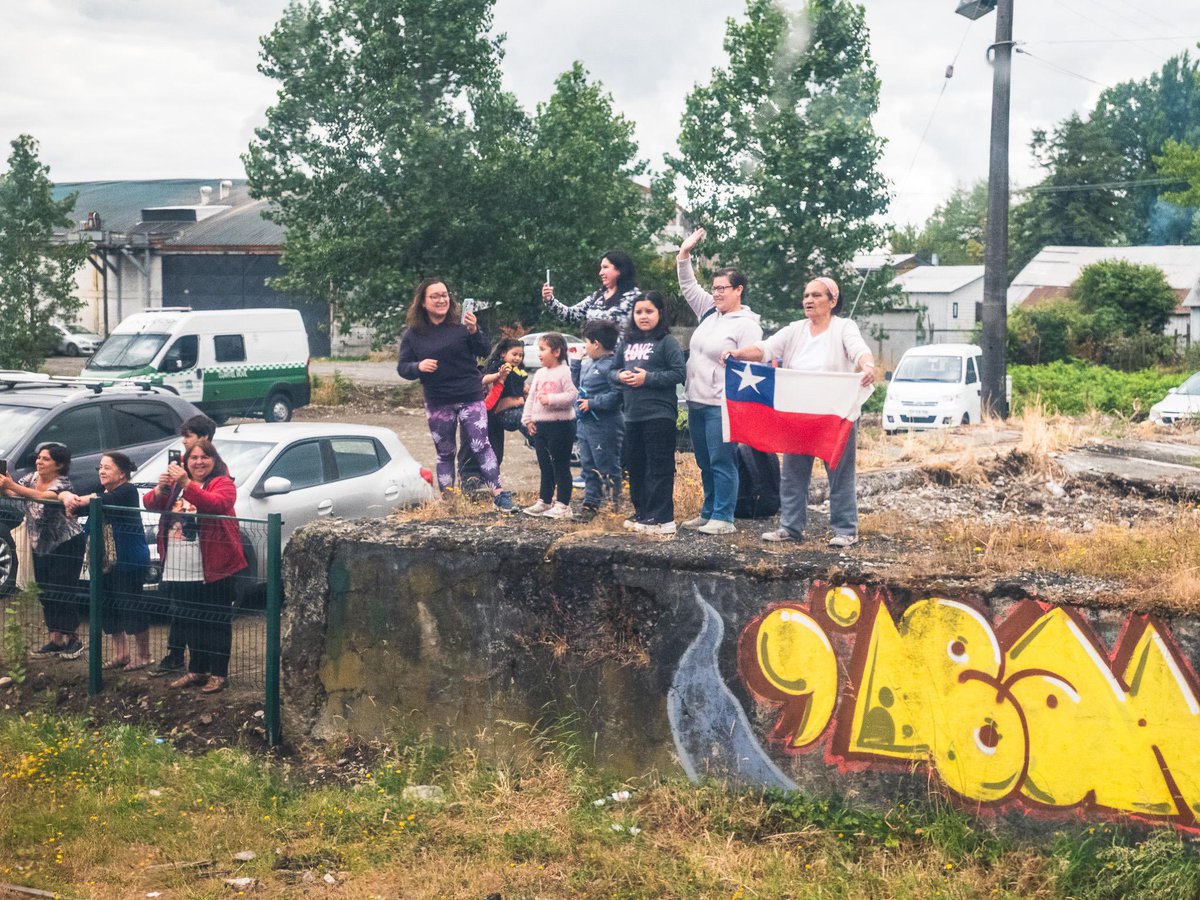 📸 Algunas postales que dejó la llegada del tren a Puerto Montt luego de 18 años.

El ministro Juan Carlos Muñoz participó del
hito que da inicio a la marcha blanca del tramo completo entre Llanquihue-Puerto Montt y que en marzo estará operativo para pasajeros 🚊
