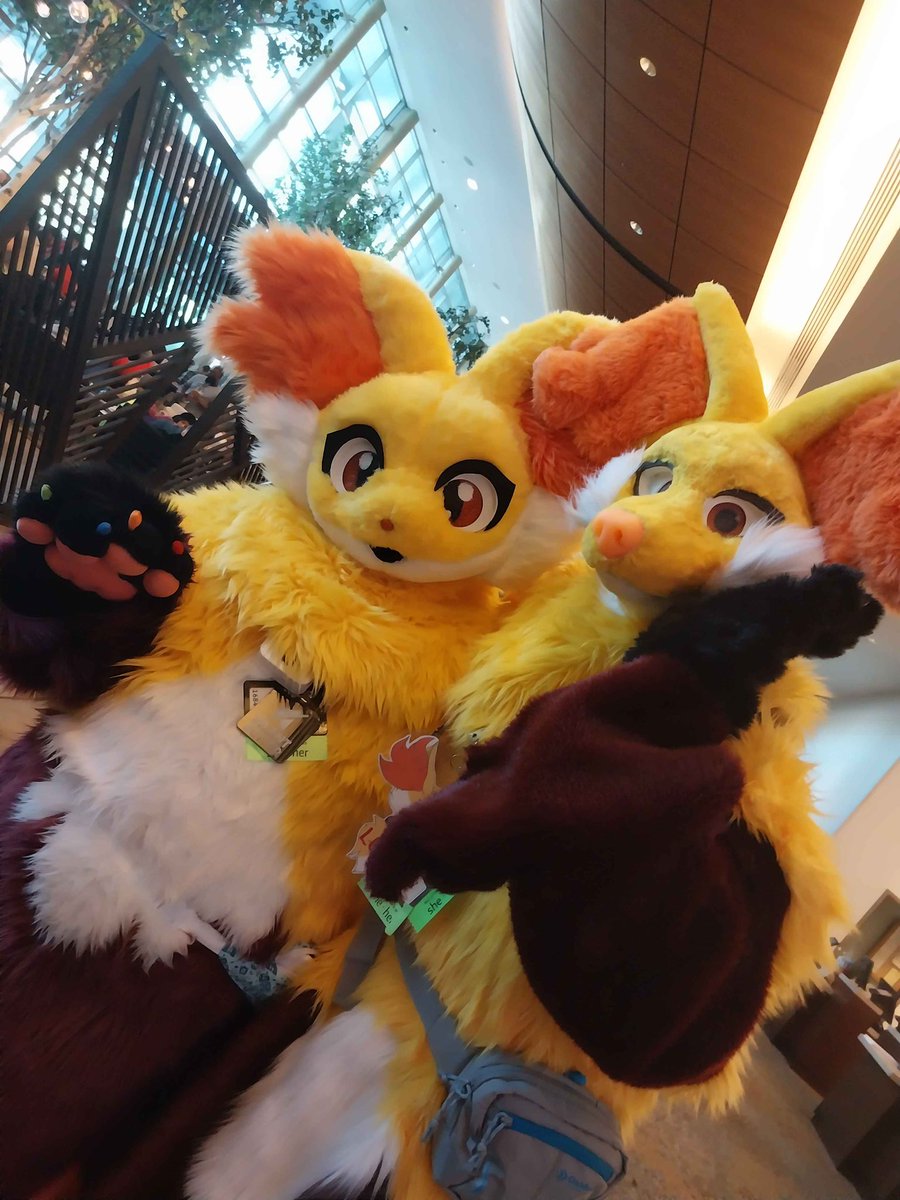 BlackenedBat's tweet image. Sorry I haven’t been very active here much. I mostly just use Bluesky as of late. I had a lot of fun at #ANE2025 Here’s a photo of Lucy and @delphoxyy_ taken by my finacee
#ANE #FursuitFriday #furry #fursuit #Pokemon #Delphox