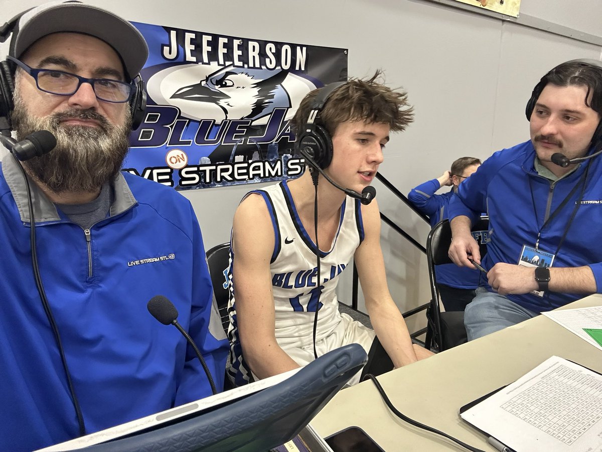 2 BIG WINS FOR THE BLUEJAYS!!!
Peyton Guffey 17P, 6R, 2A, 1S
Blayne Wilson 24 P, 3R, 2A, 3S
The Jefferson BlueJays get wins on Hooops For Hope Night as the Lady Jays win 56-42, and the Boys win 65-47. Congrats to our 2 Gordon's Stoplight Drive-In Players of the Game! Rewatch now