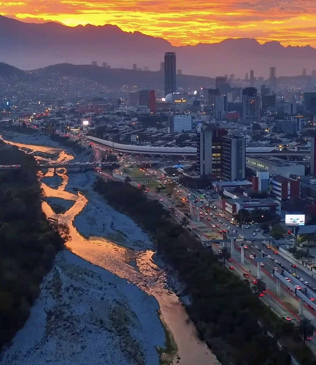 AnaGarcia031204's tweet photo. Monterrey,N.L.México 😍 https://t.co/MiZwspp7So