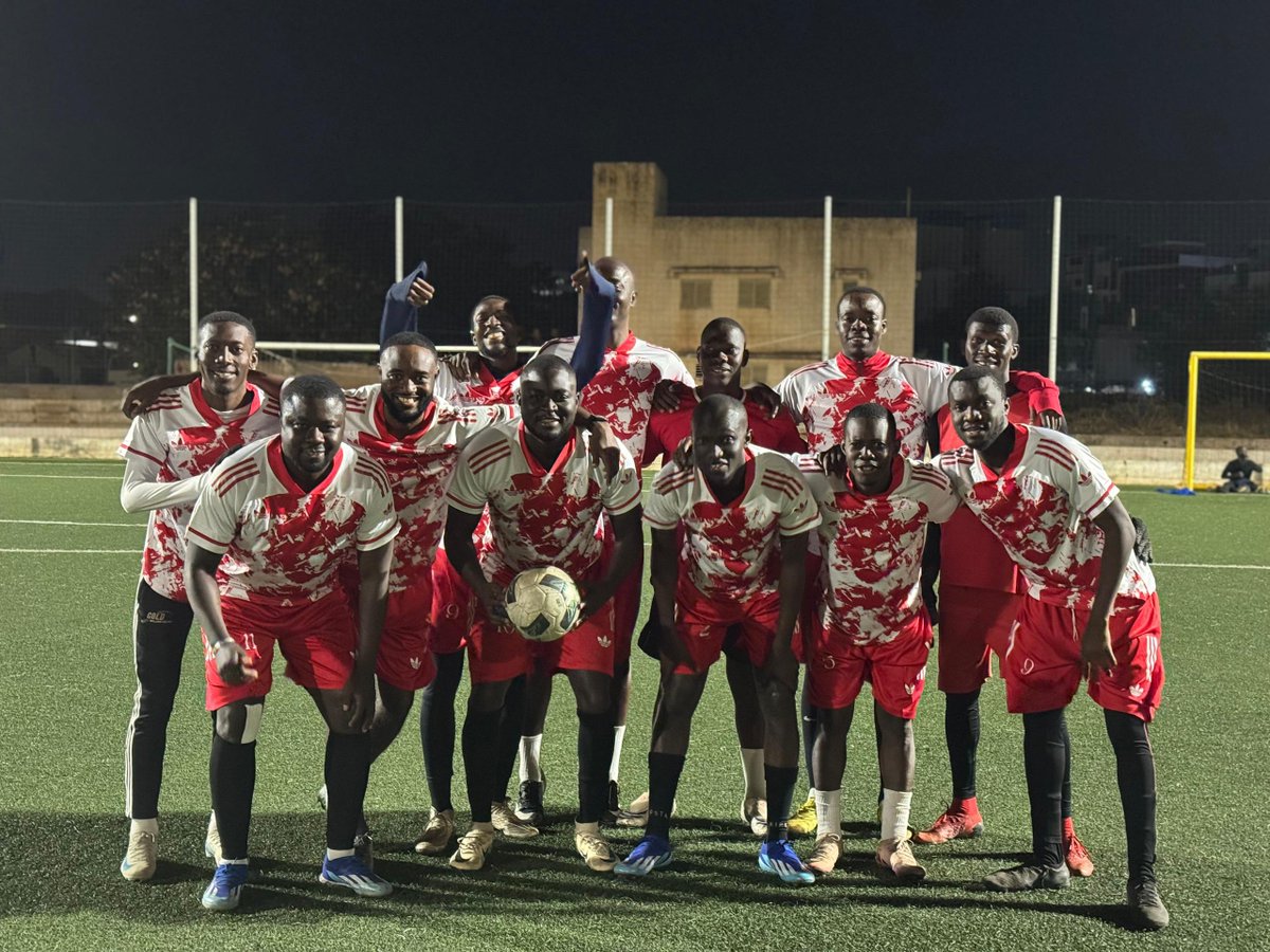 Ctl221F's tweet photo. Ce fut un bon match avec les JeunesPro Catho de DKR. Il y’avait du fait play et un beau jeu au rdv. L’équipe @Ctl221F a doucement écrasé les JeunesPro sur un petit score de 4-0. Toutes nos condos à nos frères en Christ 🙏🏿.
⚽️⚽️@maurichio13 
⚽️@remy_dre 
⚽️ Capitaine @sergi_fleur https://t.co/pTpZmRGwMv