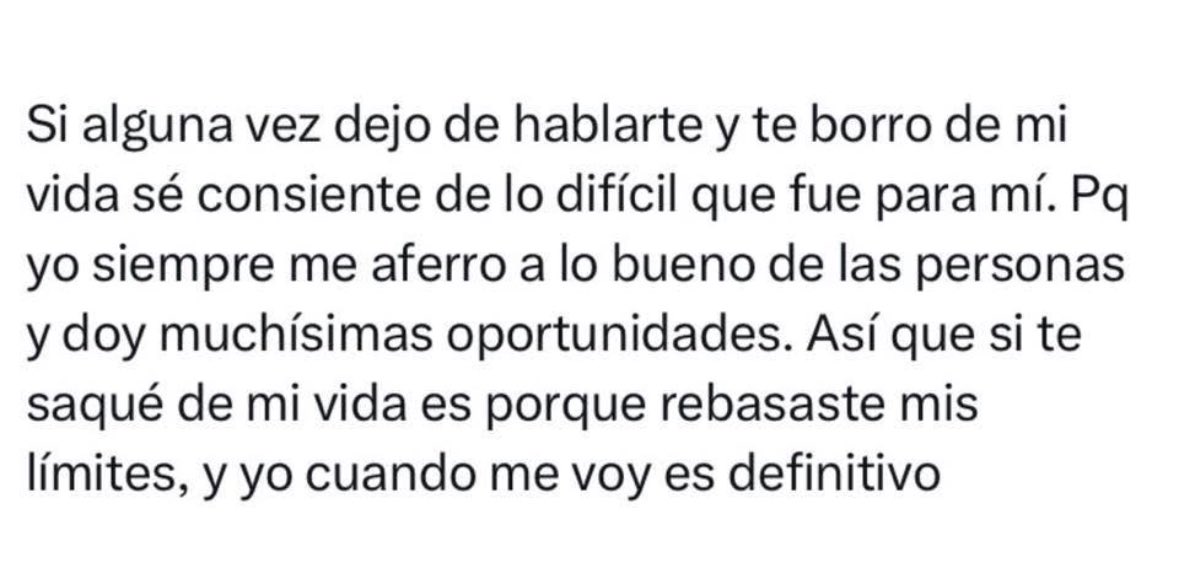 Dientologaa's tweet photo. De que me sirve tu mejor versión, cuando la peor hizo trizas la mía…😌✨ #byebb https://t.co/qcSEY9Syj8