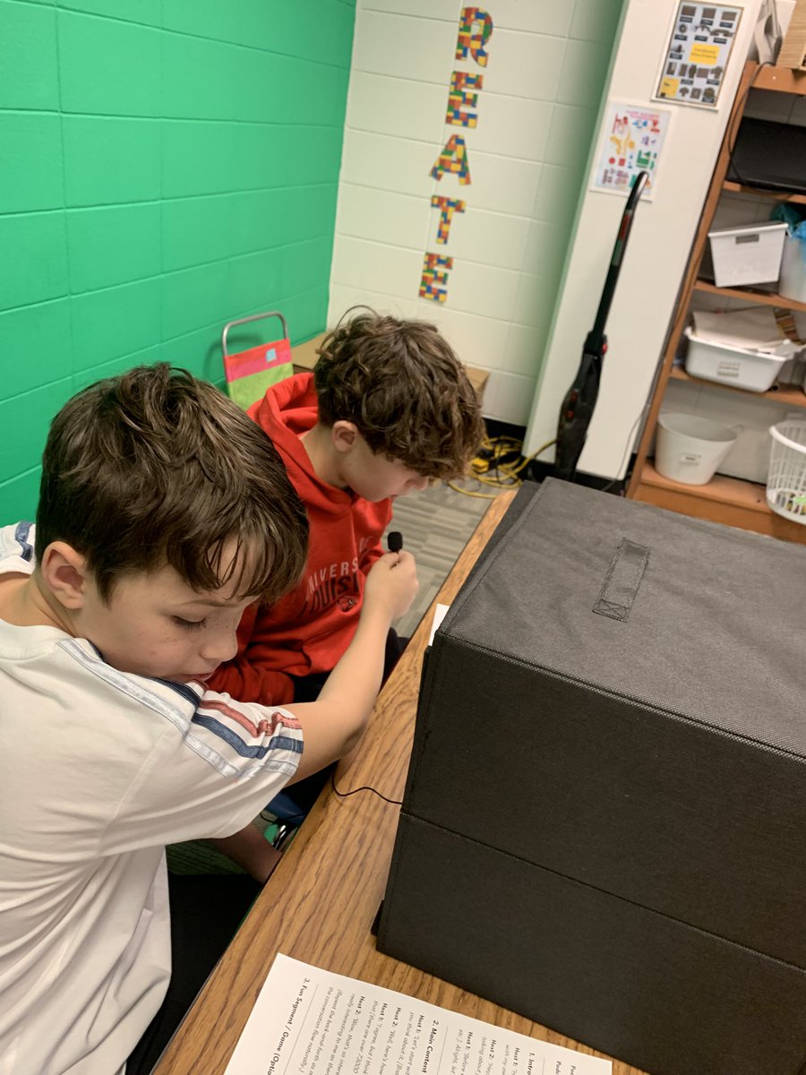 cindy_hundley's tweet image. The Podcasting Playground 4th/5th graders started recording their very own podcasts today! Re-recording, editing and publishing to come. @GutermuthES @JCPSDigIn #jcpsdigin #podcasting #podcasts #studentchoice @JCASLKY