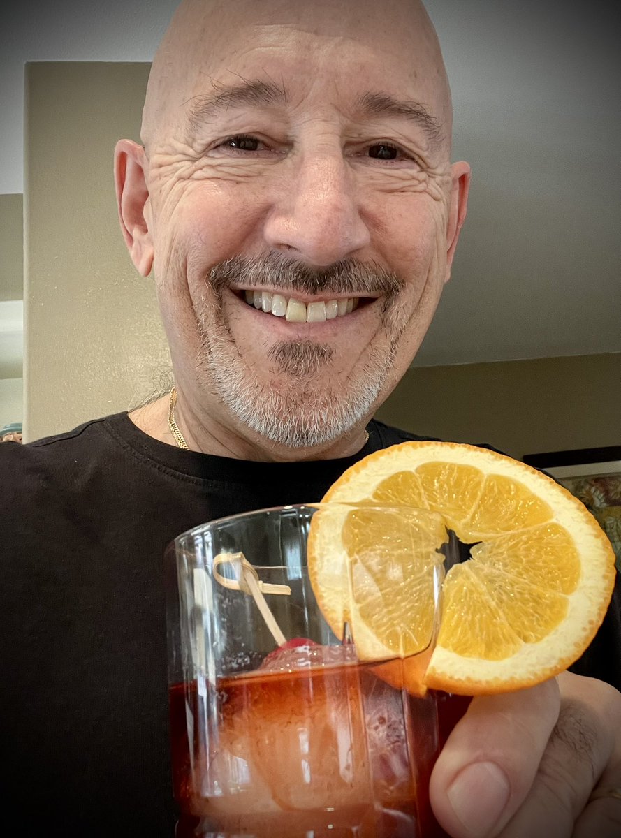 mlzema's tweet image. It’s Friday #HappyHour!🕔
#TWEETYOURDRINK
#Boulevardier #DeviledEggs 
#Salute! #Cheers! #Sköl! #LChiam! #Santé! #Sláinte! #NaZdrowie! #OogyWawa! #Prosit! #OkoleMaluna! #Ziveli! #Serefe! #CinCin! #Kampai! #Prieka! #Evviva! #Noroc! #ZeiGazunt! #Terviseks! #Saúde!🥃