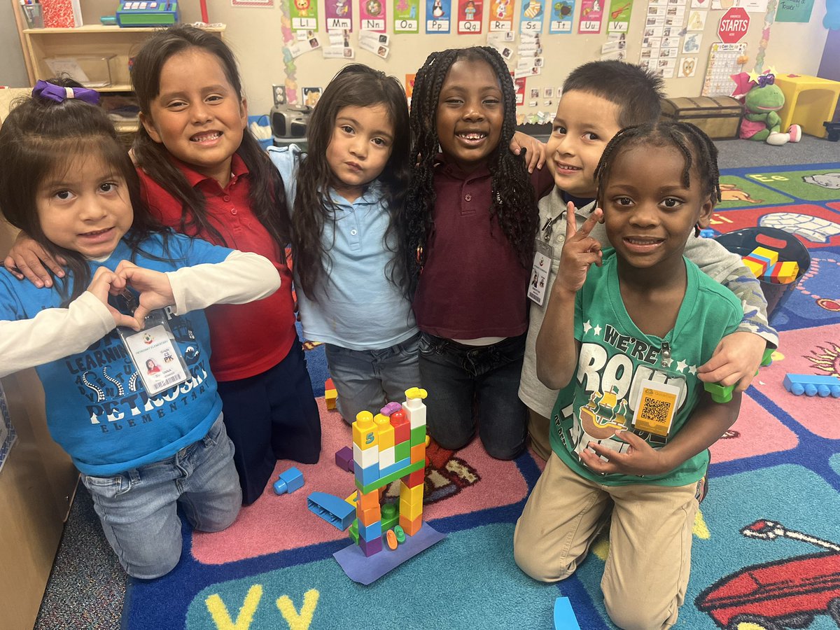 __Ms_Parker's tweet photo. We had so much fun learning how to build a bridge during STEAM! 🫶🏾 @PetroskyPirates https://t.co/XIEqtOhTG0