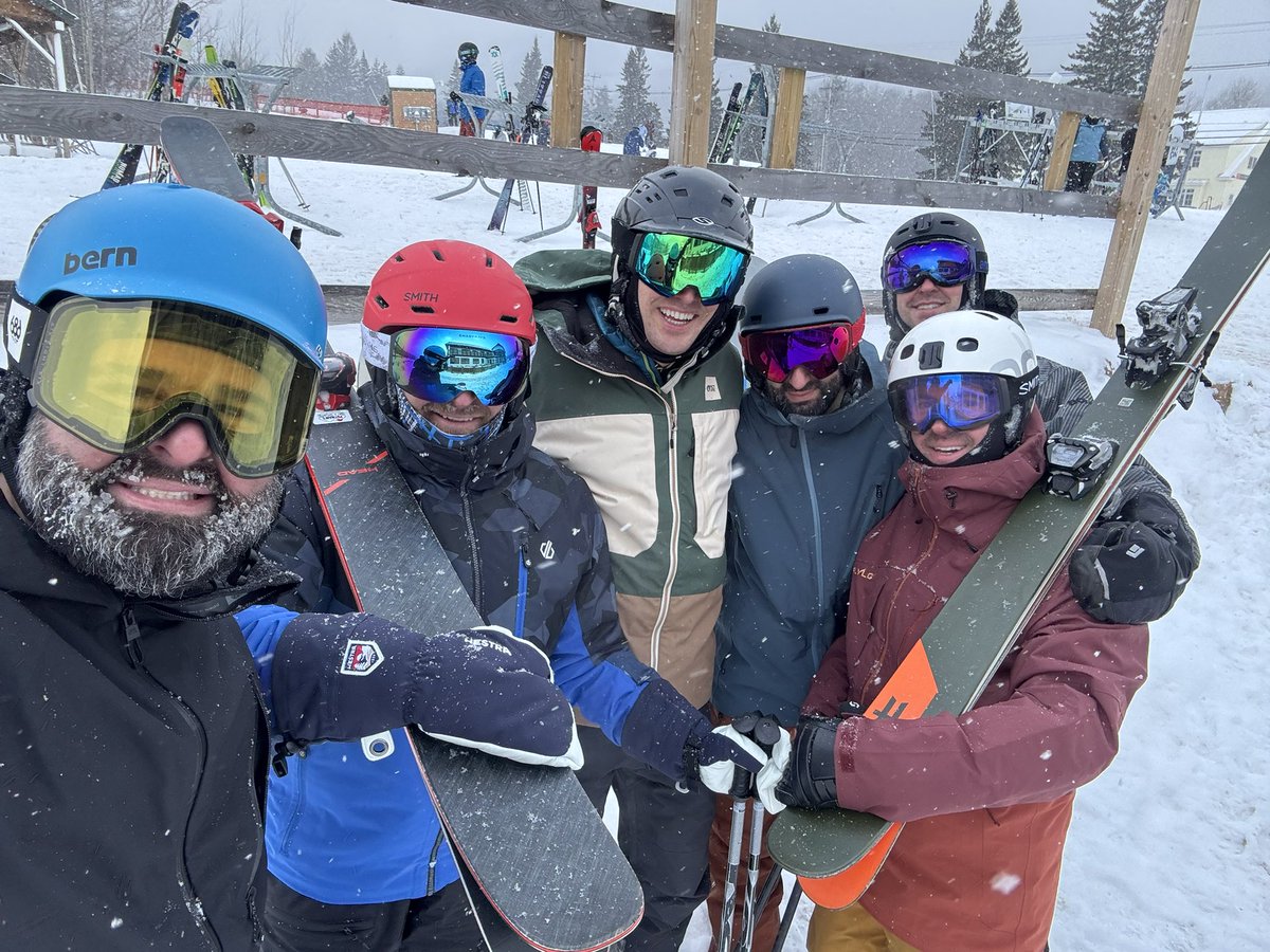 Ktownboys's tweet photo. Alexa, play it was a good day by ice cube #ktownboys https://t.co/luBoW2yFix