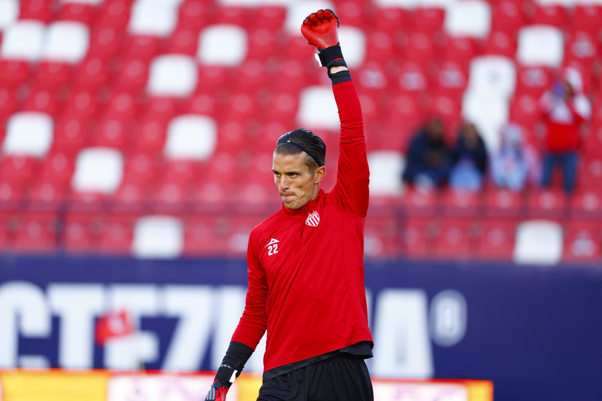ClubNecaxa's tweet photo. 50 partidos oficiales defendiendo nuestros colores, y contando... ¡Venga, Ezequiel! 👏

#ASLvsNEC ⚡ https://t.co/XP1ys66vQ4
