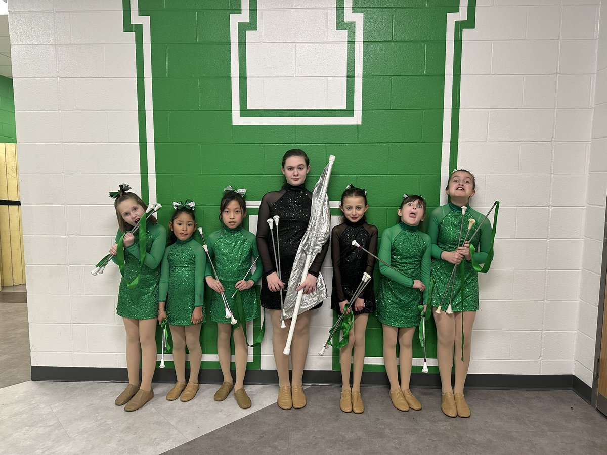 Ready and waiting for our Marching Kittens to perform
🐾💚