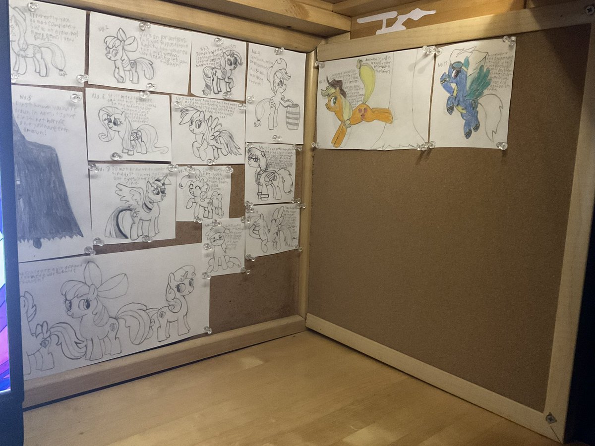 CapLP7800's tweet photo. On a random note, I post all the things I draw on my desk’s board. Only now I have drawn so many, I had to install another one. https://t.co/pscbuHM26P