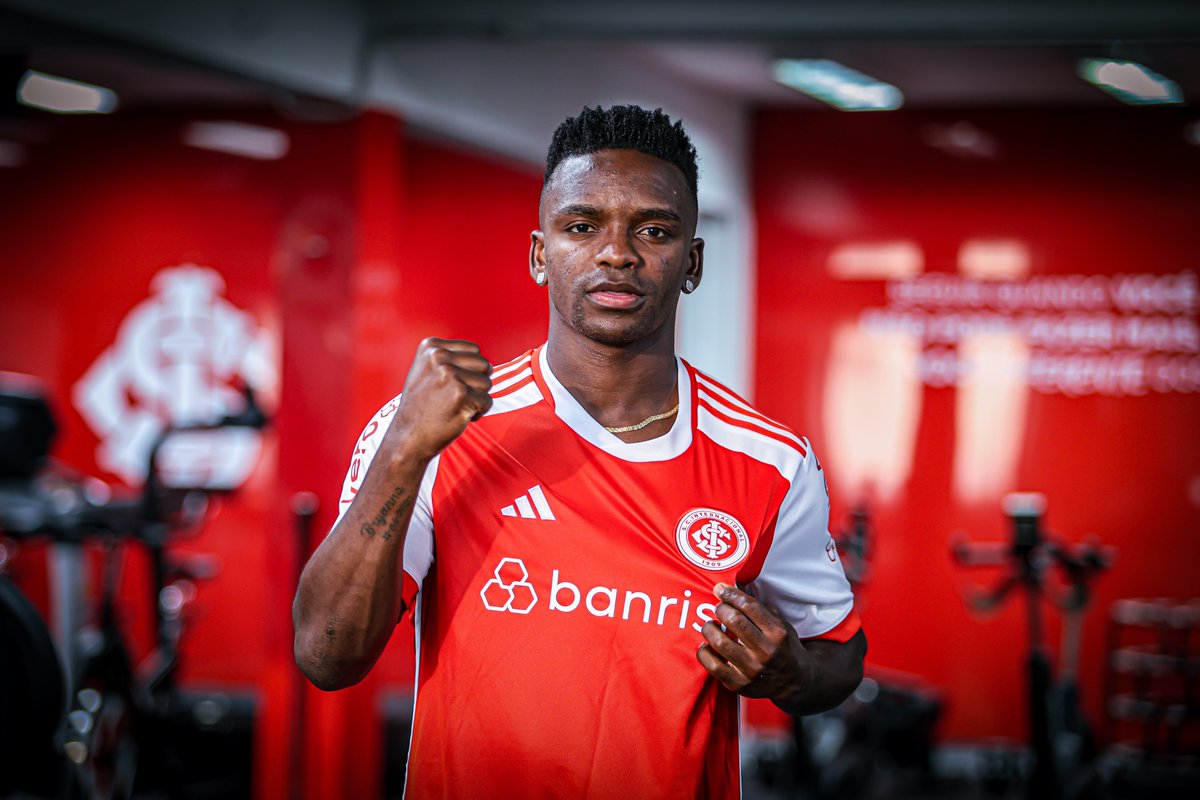 SCInternacional's tweet photo. #BIDOU em dose tripla! ✔️
Bernabei 🤝 Kaique Rocha 🤝 Carbonero: a semana foi movimentada, e chega ao fim com os nomes dos nossos três últimos reforços anunciados já publicados no BID. 📄🇦🇹
Seguimos 𝐣𝐮𝐧𝐭𝐨𝐬 por um grande começo de temporada. Vamos, Colorado! 👊 https://t.co/j3pCvzDBYC