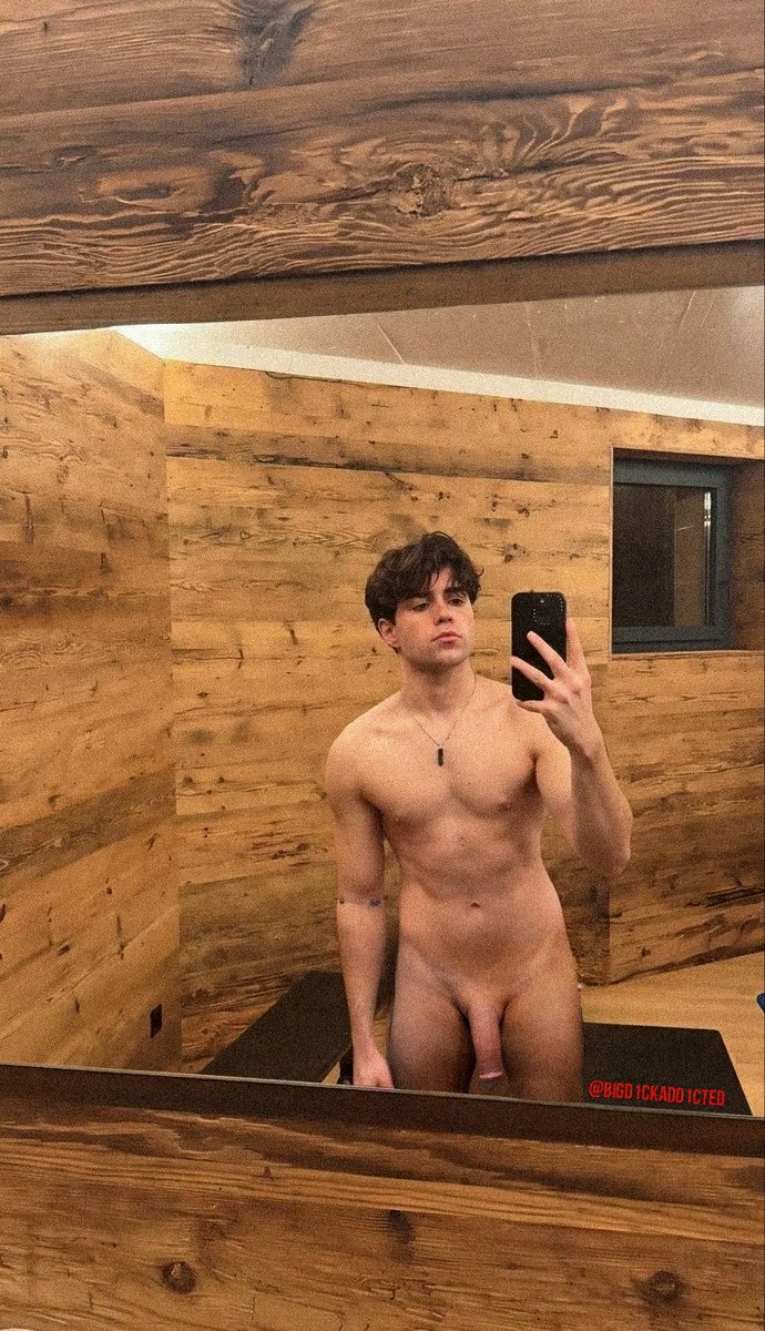 josherodrig's tweet photo. Un fake de Benji Krol desnudo🤤🤤🤤 https://t.co/ZeNxHyj2Yh