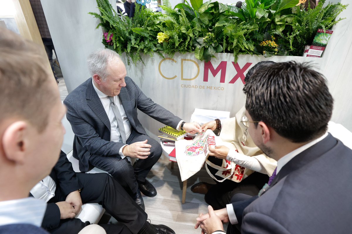 El Pabellón México, creado por Euroamérica, se convierte en el punto de encuentro para establecer relaciones de negocios que impulsan el turismo y la economía. ¡Aquí nacen grandes proyectos! 🌍🇲🇽

#TodoMéxicoConEuroamérica #MéxicoEnFitur #EuroaméricaEnFitur #MéxicoSinLímites