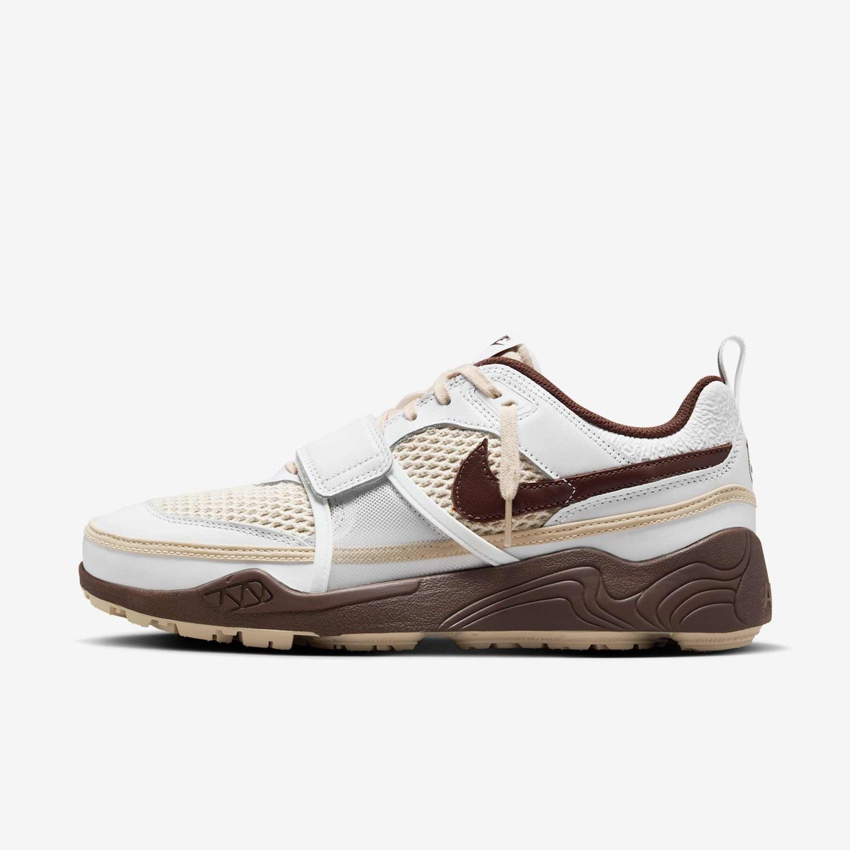 Travis Scott x Nike Zoom Field Jaxx “White and Light Chocolate”が