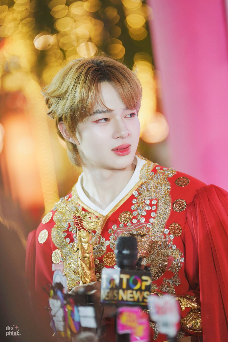 แมวจ้อง😺

<a href="/CwrNew/">NuNew</a>
#ZeeNuNew #NuNew
#ICONSIAMCNY25xZeeNuNew