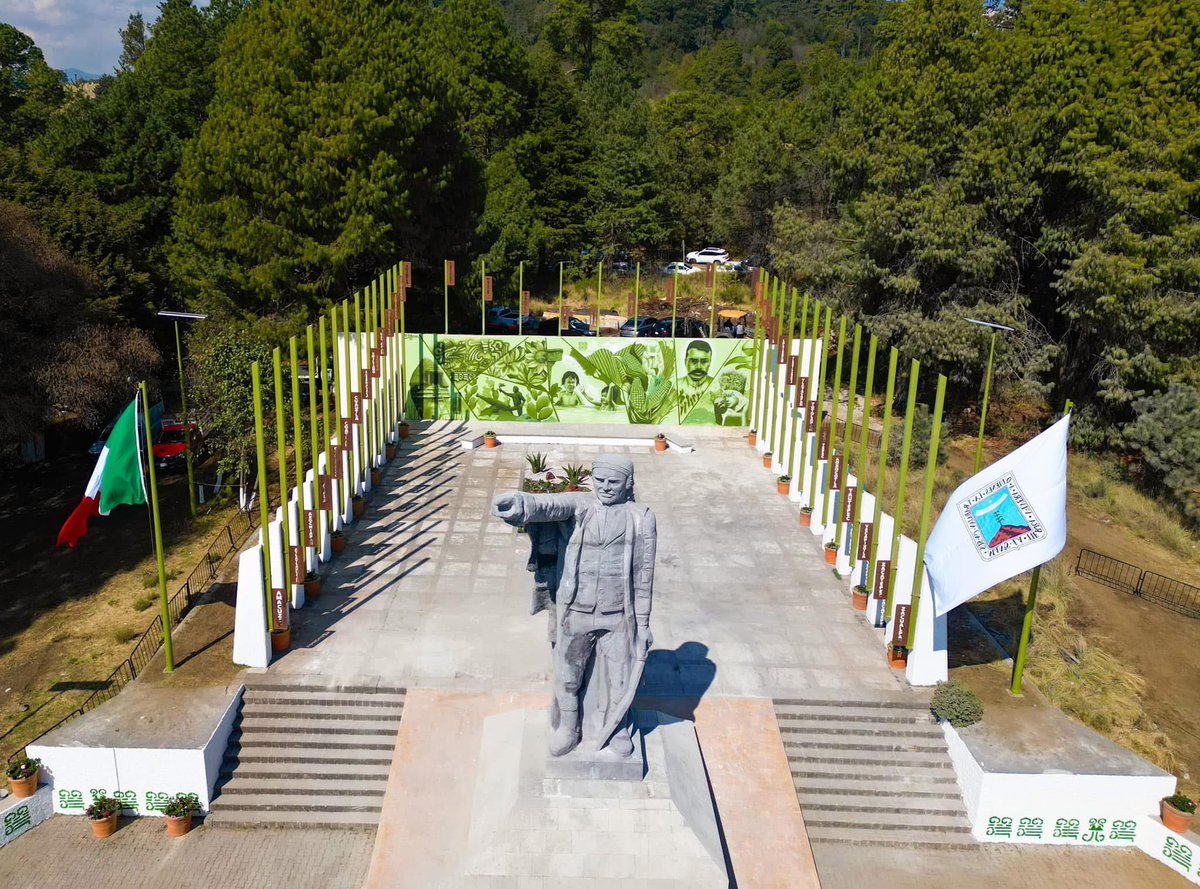 SEM_Morelos's tweet photo. La inauguración del monumento a José María Morelos y Pavón, enmarcó la firma del Decreto para la creación del Consejo de la Memoria Histórica del estado de Morelos.🇲🇽

Este hecho, es un homenaje a nuestra historia, a la cultura y al héroe que lucho por la independencia de México. https://t.co/9QRPSS2d31