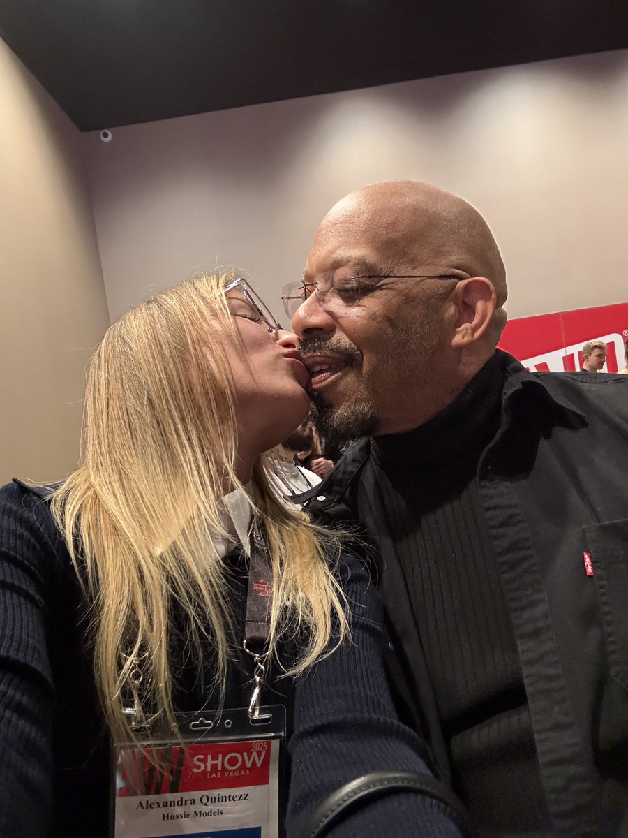 Alexandra Quintezz tweet media