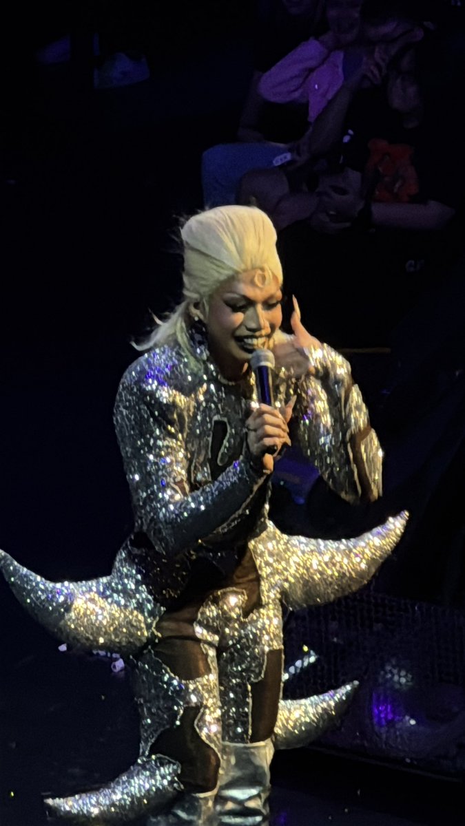 istandwithRPDR's tweet photo. @KhiannaWithAK FULL PERFORMANCE!!  #SnatchKoSnatchMo https://t.co/myRNeMJN7J