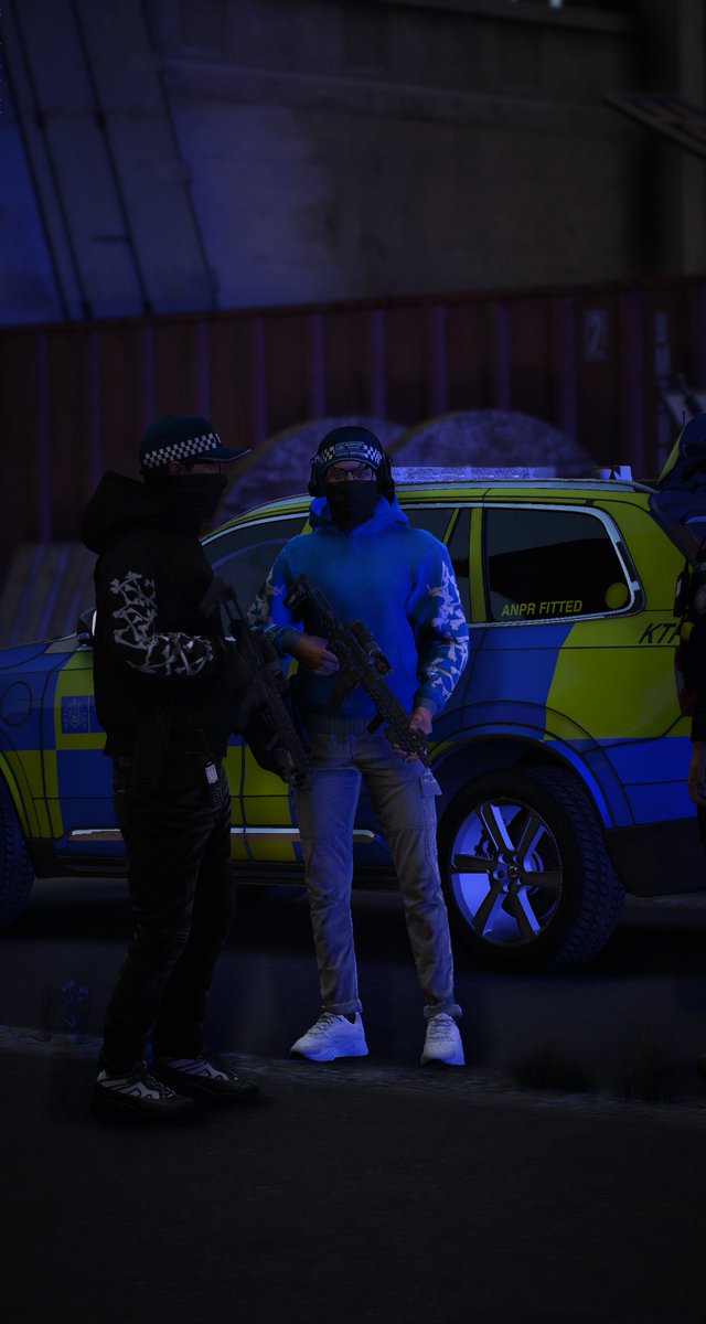UrbanLondonRP's tweet photo. After a traffic officer was kidnapped, our firearms officers, including TPU, were deployed to assist with the safe return of the officer and the arrest of the suspect. The officer was found safe and well, and the suspect was arrested. 

#FiveM #GTARP #ukrp https://t.co/qPcI5ejigU