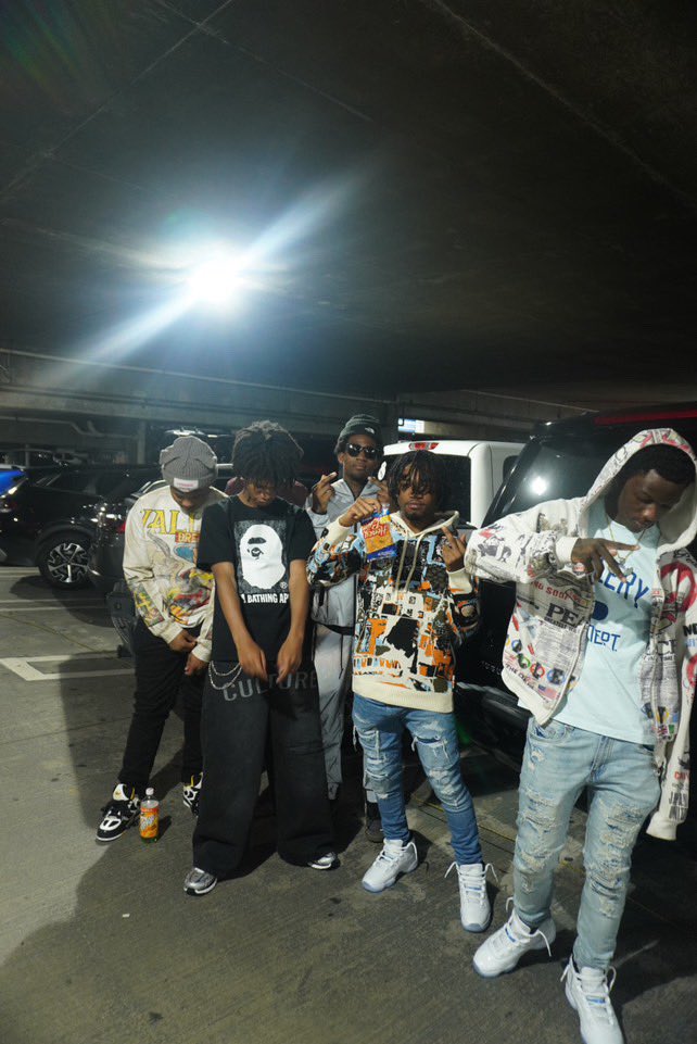 DoubleOtm's tweet photo. 4th quarter we gon ball we down by 1 but this shit gon be up🫶🏾🦅#StillYN🅿️ https://t.co/s49urOgH1W