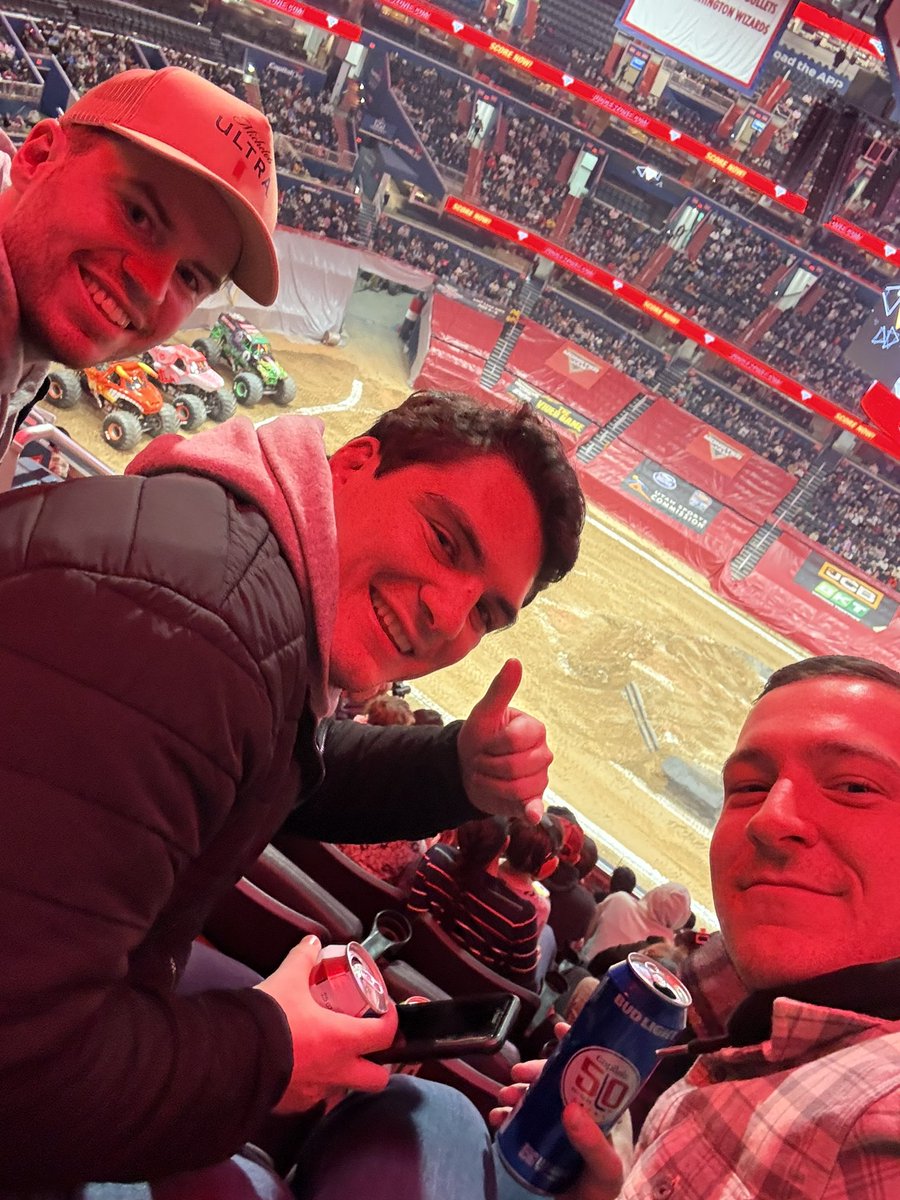 pushin_k's tweet photo. #monsterjam https://t.co/lnZTOco473
