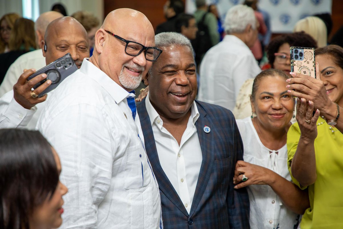 LicianoB54546's tweet photo. POLÍTICAMENTE DE LA BASE @PRM_Oficial: encuentro fraternal con el cónclave de dirigentes de la circunscripción 2 del exterior de América del PRM, bajo la dirección del diputado Edward Cruz (@edwardcruzpr).
Cercano a la ⚾ siempre!
@PabloEn50328200 @JorgeAn56798664 https://t.co/YZp54PaACM