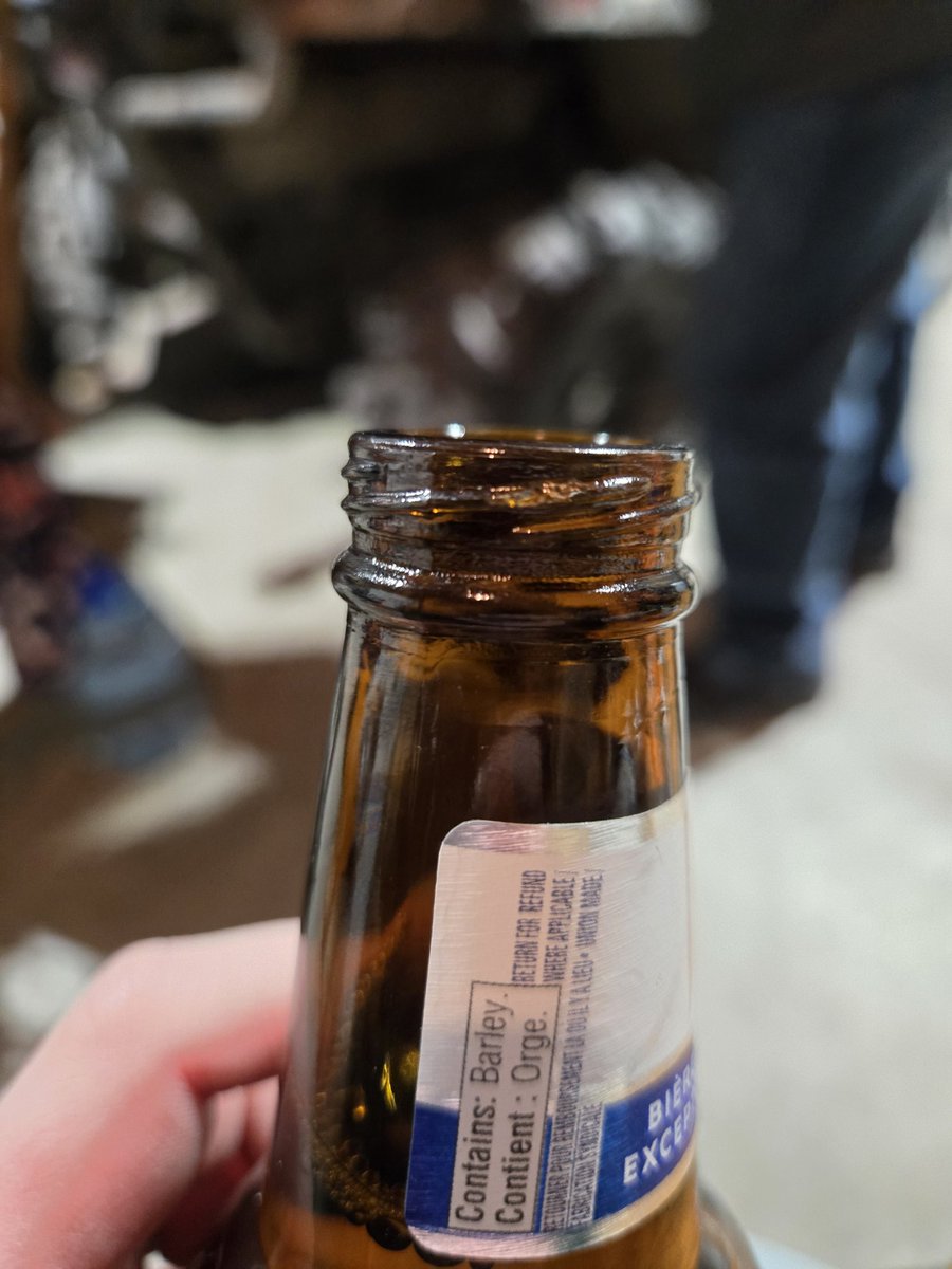 akinghowell's tweet photo. @MichelobULTRACA I've already emailed about a concern with the bottle neck being broken on a bottle with no response.  Second issue tonight.  Please help! https://t.co/KUoAWZnTj4