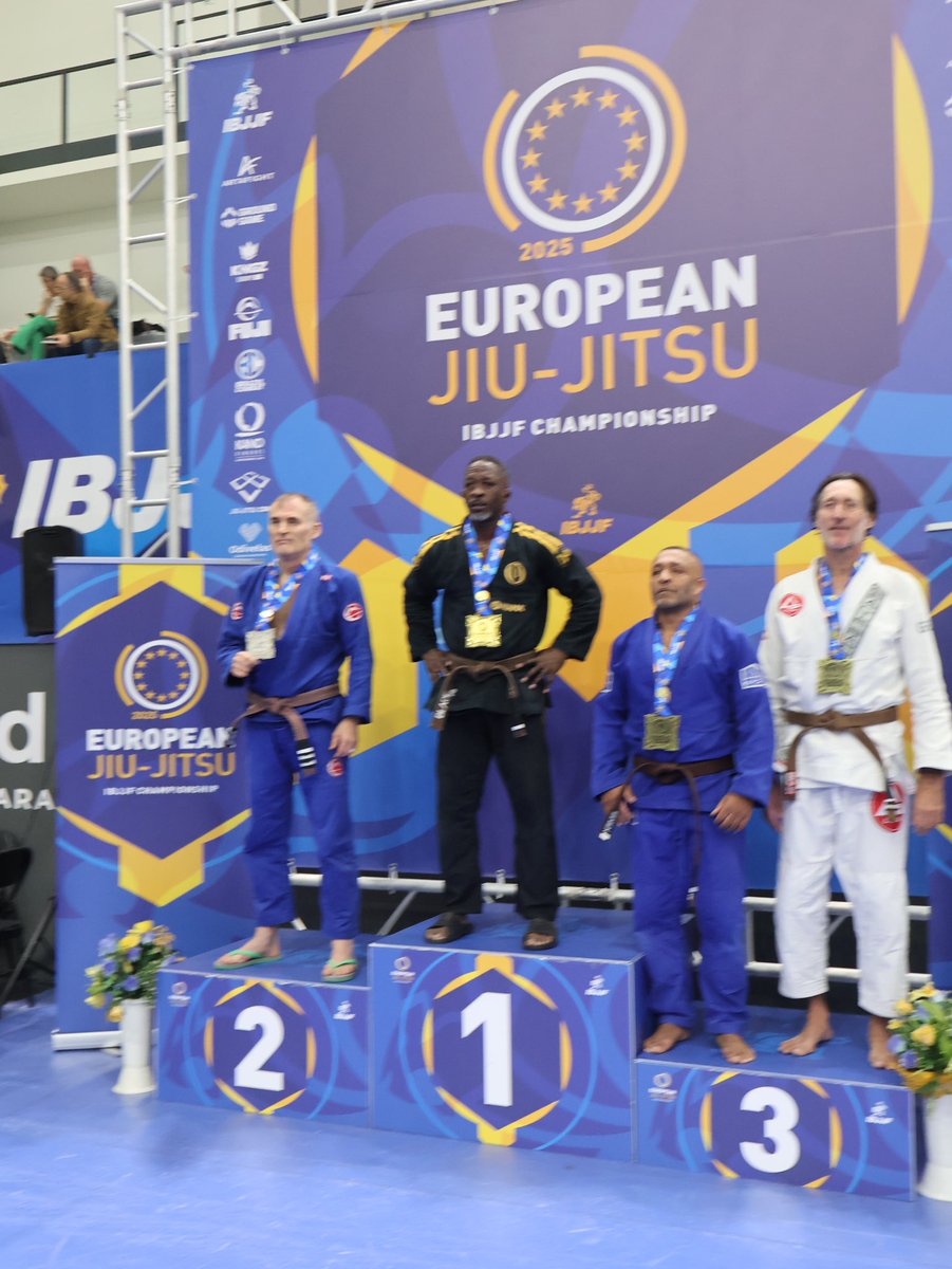 Thunder_06's tweet image. AND NEW…
#IBJJF Euros (M6) Brown Belt Middle Champion!