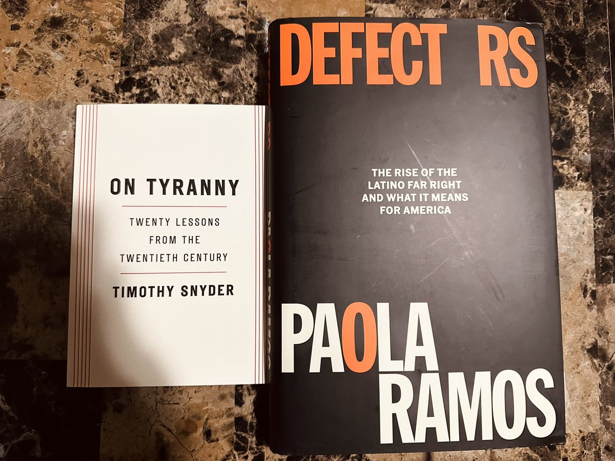 Beautymark_99's tweet photo. New reads 📚
#Defectors
#OnTyranny https://t.co/uTLxH5yUFv