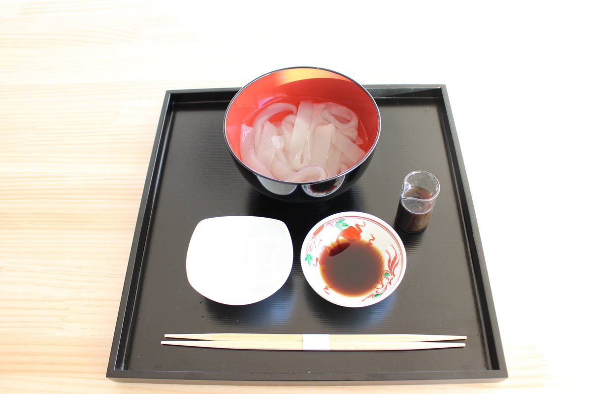 kourindo2's tweet photo. おはようございます!
高林堂和菓子研究所   
サロン禮
こちらでは、落ち着いた雰囲気で
わらび粉100%使用した
本わらび餅  
本吉野葛を使用した賞味期限10分
本葛切り 
いい材料を堪能出来るよう職人が１つ１つ丁寧にお作りしております https://t.co/nJW0PZGJZP