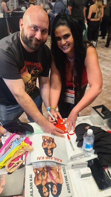 Watch Kailani Kai ❤️'s leaked NSFW photo on TwXstars