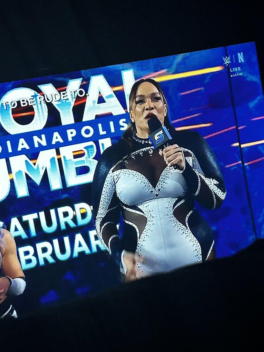 bonk4048's tweet photo. @WWE why does Nia Jax look like a penguin? https://t.co/29a40D1Gmu