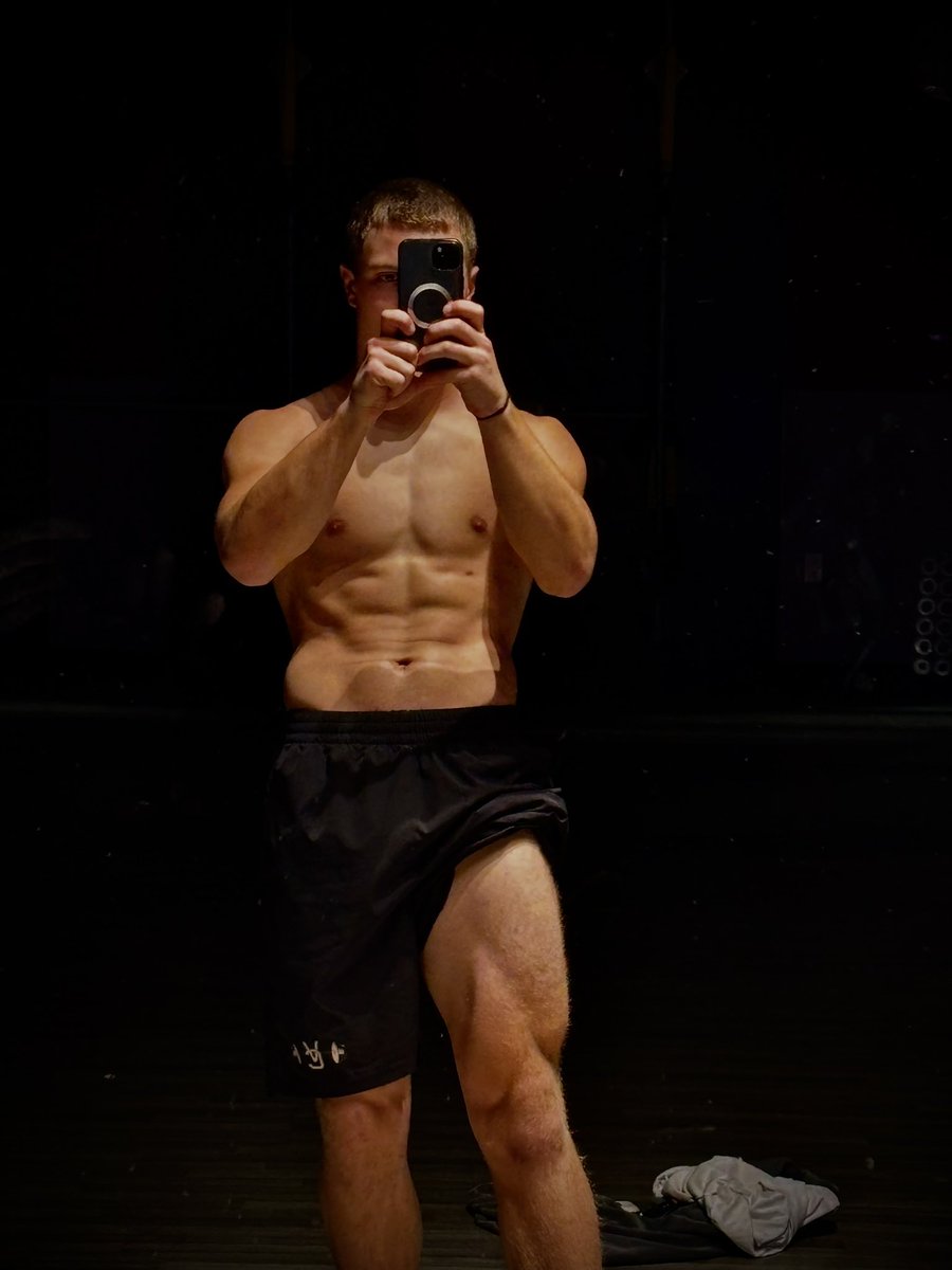 off-season training… building my body for this next season, 5’ 10” - 185 lbs
#VCBloodline