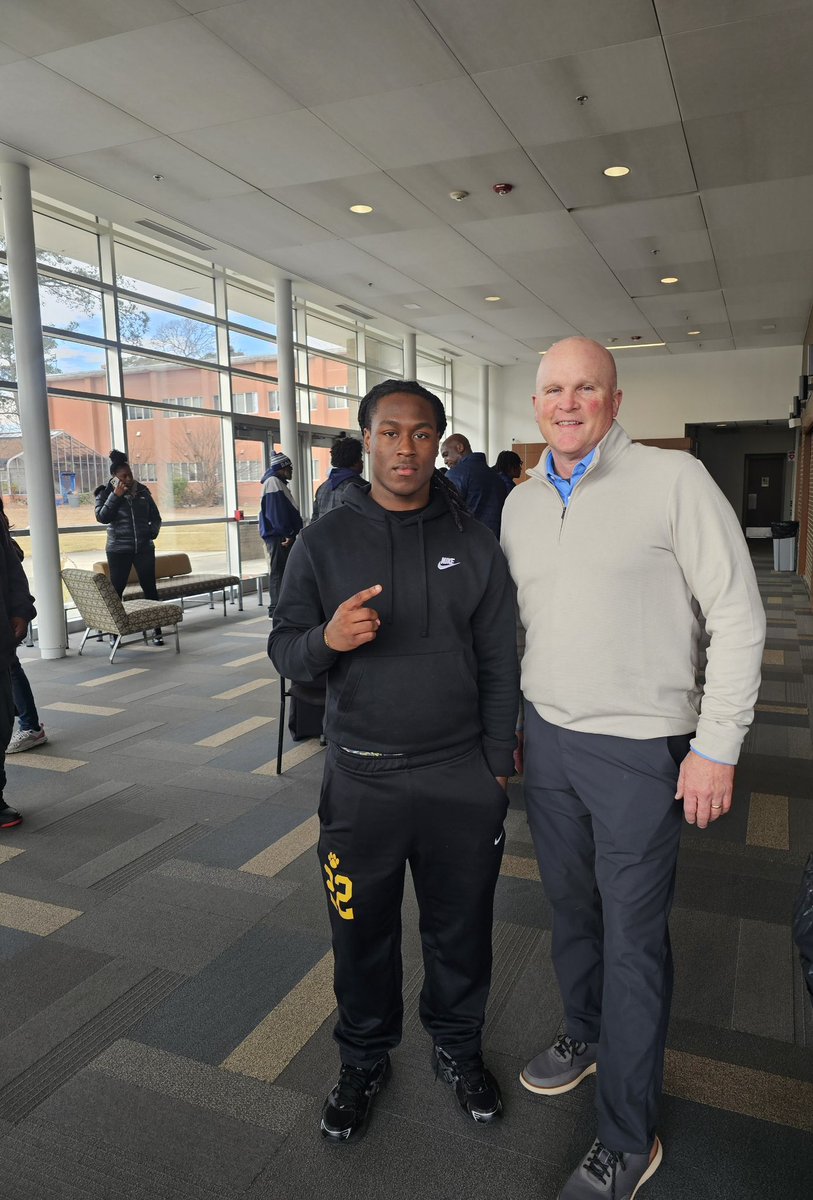 Jayden_B336's tweet photo. Had a great time at Barton university looking forward to coming back !! @barton_fb @hester_chip @Coach_JVinson @CoachBurnetteBC @DBoyzFootball @AntonioHall336 @e43fitness @off7v7 https://t.co/ehPEKZJ7xk