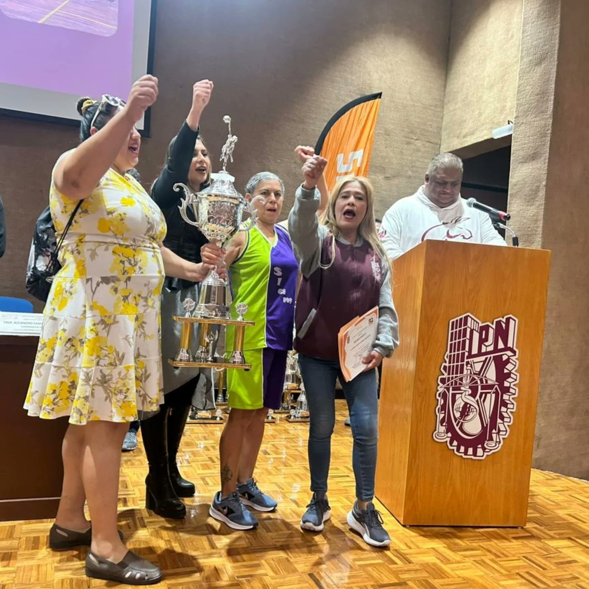 IPN_DFIE's tweet photo. Premiacion de los Juegos Interpolitécnicos 2024

Felicitamos a nuestra compañera Guadalupe Cantú Morales representando orgullosamente a la Secretaría Académica en el equipo de basquetbol obteniendo el segundo lugar.

¡Huelum! https://t.co/8kqUCFRpM0