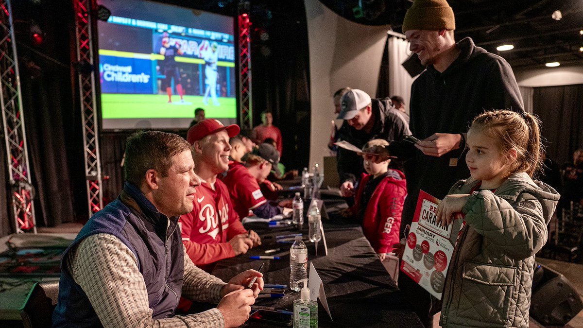 Friday night in Fort Wayne!

#RedsCaravan 📍 Baker Street Centre