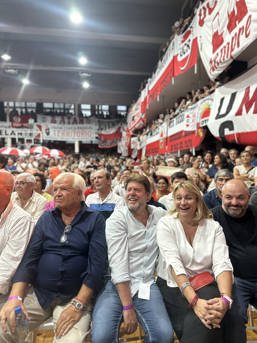 dgarciarena's tweet photo. Desde Mar del Plata, reafirmamos nuestro compromiso con los bonaerenses: un radicalismo protagonista, con propuestas claras, que escucha y acompaña. Que no afloja, que no se va a resignar jamás a ser testimonial ni la “va a dejar pasar”. Un Partido fuerte, territorial y movilizado construyendo una provincia con más oportunidades para todos. 

¡Adelante radicales! 🇮🇩