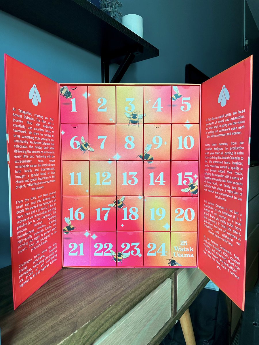 _biex_neng's tweet photo. Korang ingat tak advent calendar yang buat semua orang shaking tu? 

YUNA X TATAGALTIER 

Cuma harini haneem nak cakap pasal BTE sbb this one special sikit! I dah pakai berbotol-botol &amp; I literally mandi teh ni everyday! 💛

@yunamusic @tatagaltier https://t.co/EWzyutAWxs