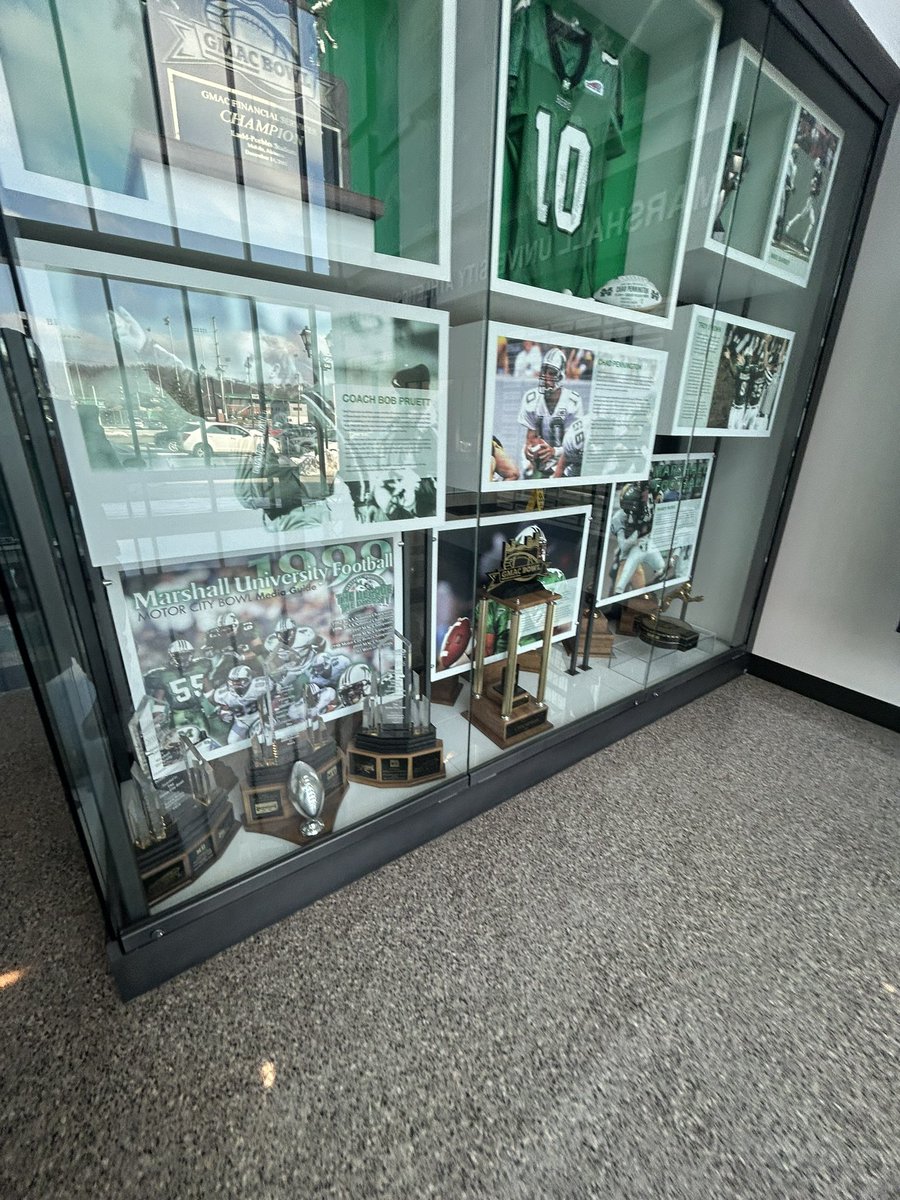 CatoChance17's tweet image. Had an awesome time and amazing experience @HerdFB today thanks and I appreciate all the love as I will be back in April for the spring game!!