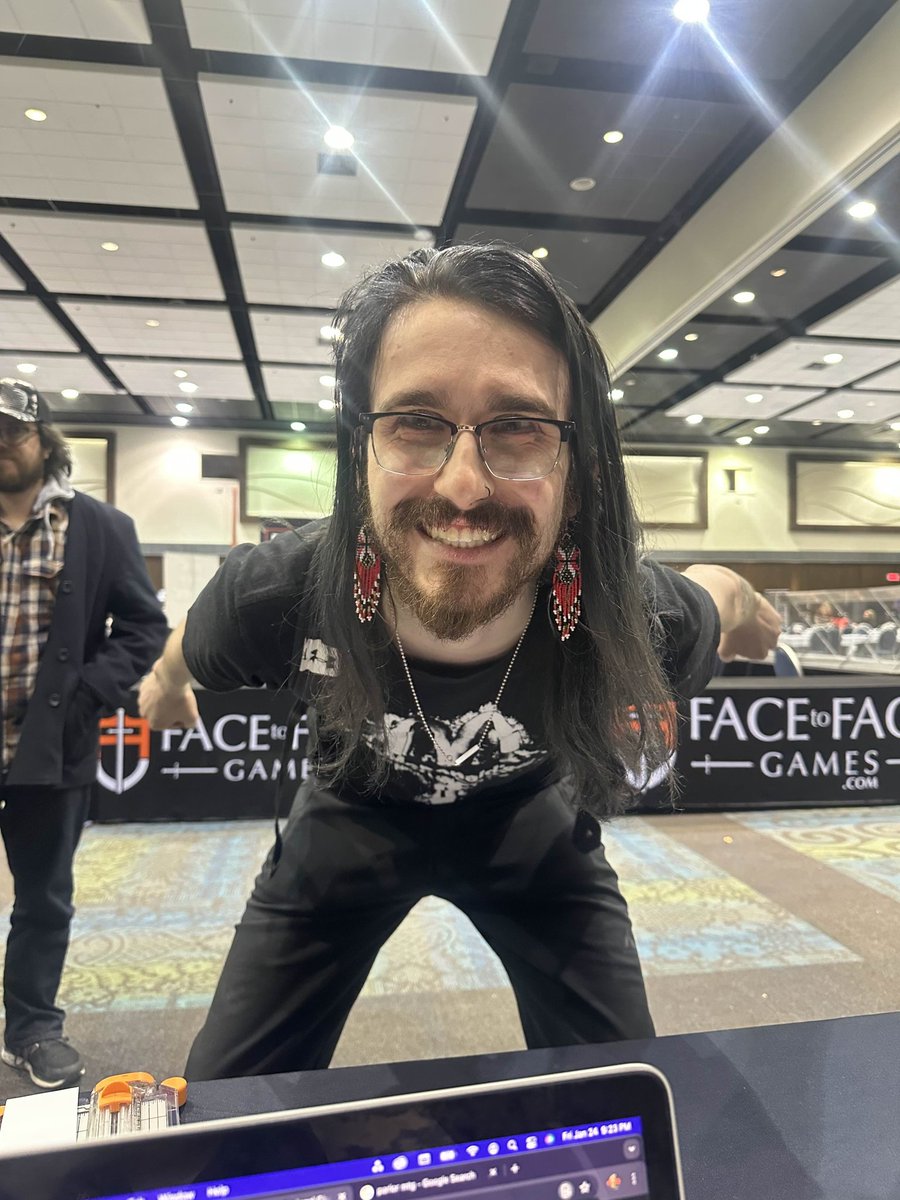 DreamsOfAshiok's tweet photo. While shit posting and filming all day I managed to top 8 the double qualifier only losing one game. Can't wait to shit out of the rc. #TeamHandshake https://t.co/TKrBqf0mXc