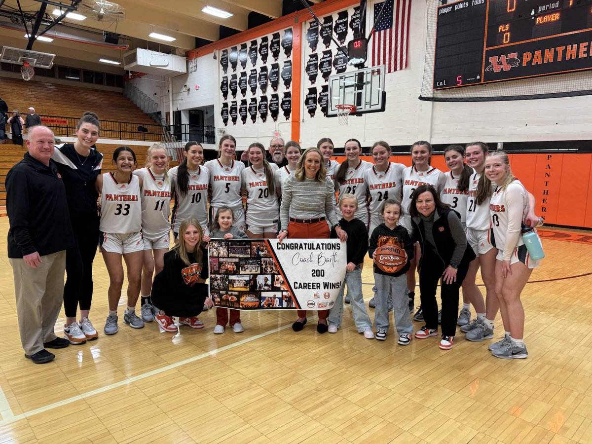 hoijim's tweet photo. Washington beats Pekin and celebrates Coach Kim Barth’s 200th Panthers Win https://t.co/gPtu25tZQq