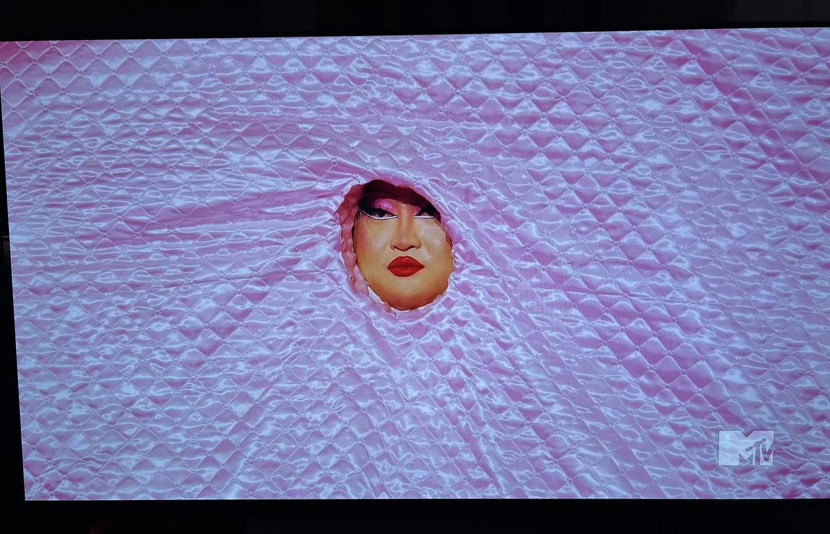assenavmarie's tweet photo. Joella: in LA I’m known for opulence

#DragRace https://t.co/zLcMAMYQmi