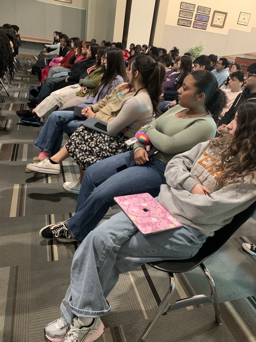 drmason3's tweet photo. Thank you to Prairie View A&amp;M University for coming to share Financial Aid Info to include FAFSA, Scholarships and Grants with CWHS Seniors ⁦@cwhs_springisd⁩ ⁦@DrAlfredJames⁩ ⁦@SpringISD⁩ https://t.co/XaqqdtmMan