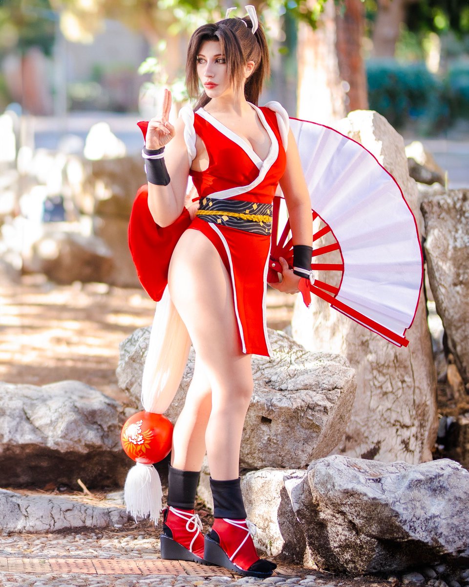 Celaena Cosplay tweet media