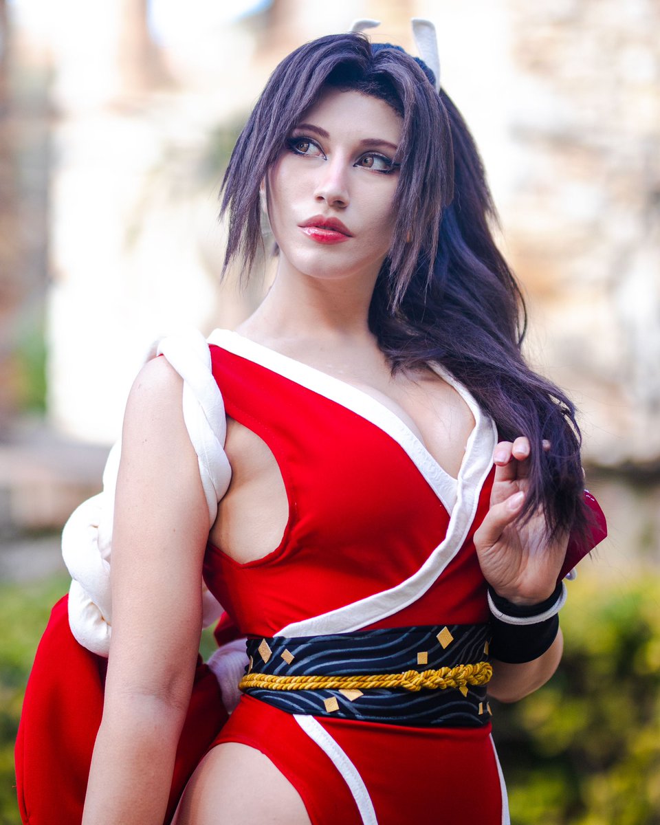 Celaena Cosplay tweet media