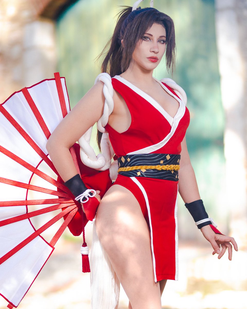 Celaena Cosplay tweet media